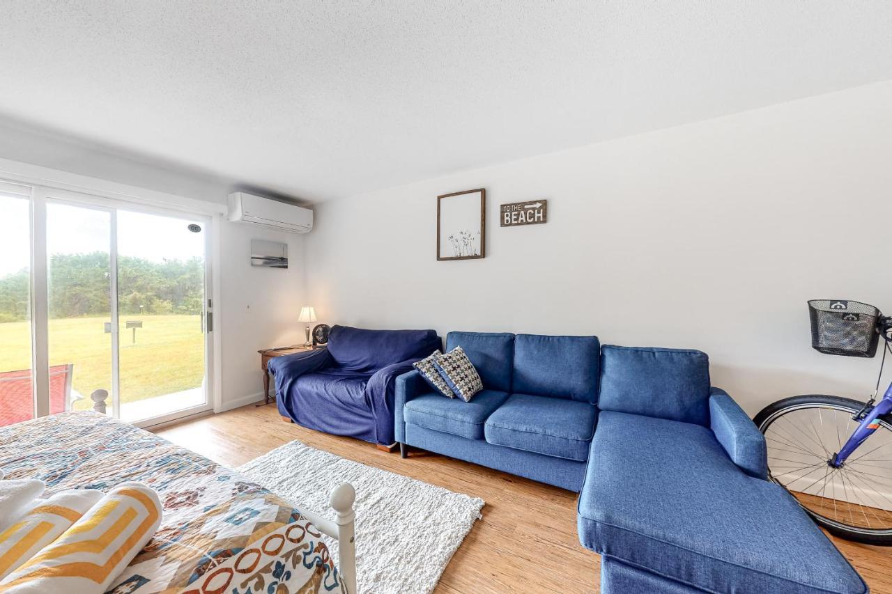 Large Studio With Patio And Pool North Truro Exterior photo
