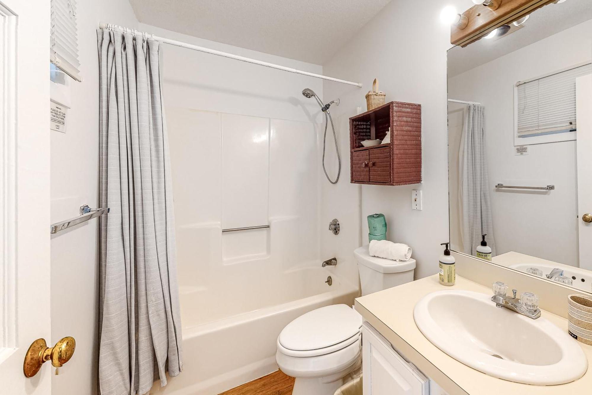 Large Studio With Patio And Pool North Truro Exterior photo