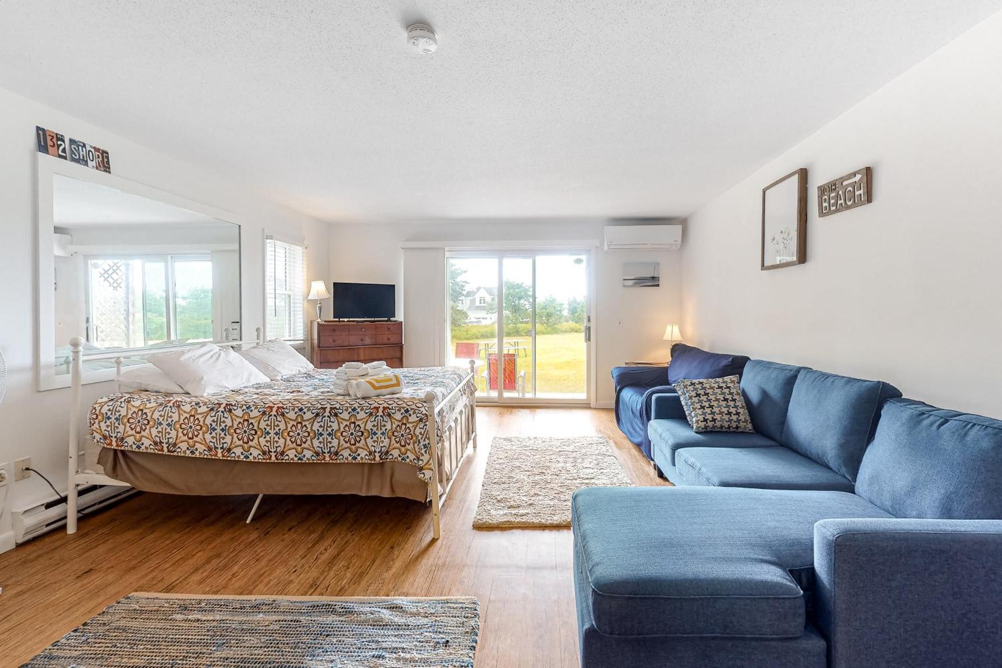 Large Studio With Patio And Pool North Truro Exterior photo